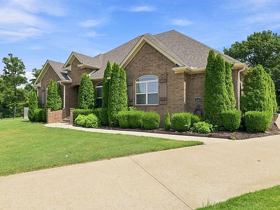 2nd image of 7003 Sunset Ridge Cir