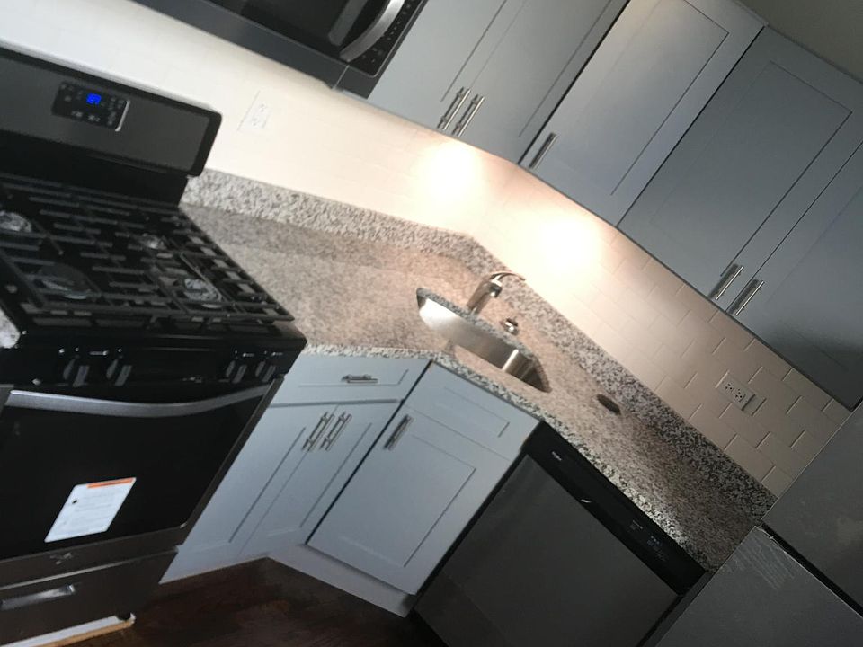 1st image of 4614 S Lake Park Ave APT 1E
