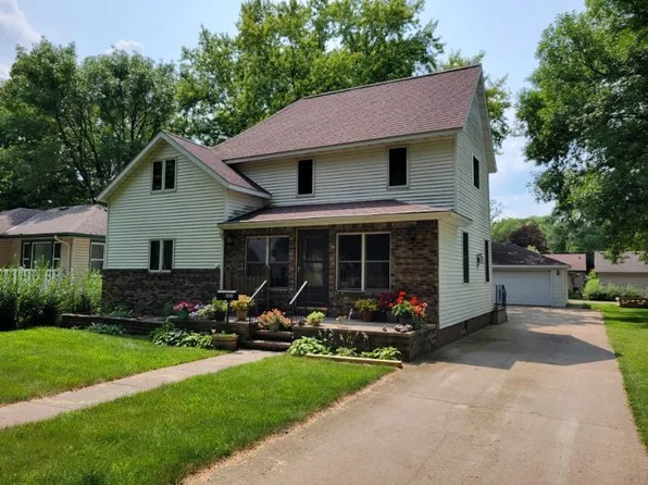 580 4th Ave SE, Wells, MN 56097