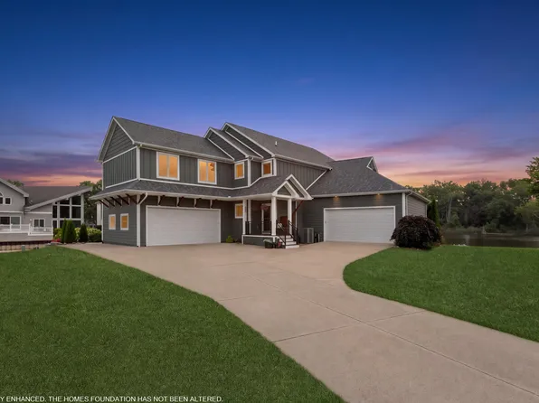 2545 Bay Pointe Dr, Saint Joseph, MI 49085