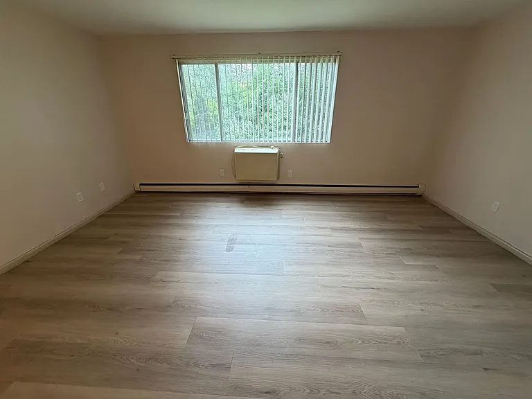 113 S Platten St — Photo 3