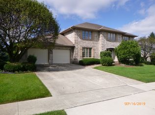 400 Ridgemoor Dr, Willowbrook, IL 60527