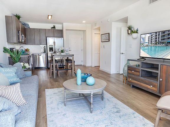 5th image of 275 Fontainebleau Blvd #701