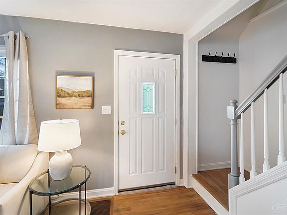 2nd image of 6822 Esther Ln