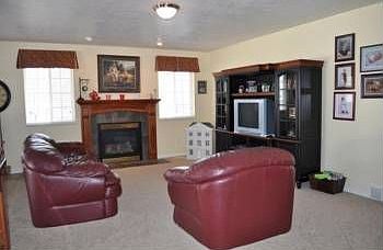 3rd image of 1582 Heather Downs Cir