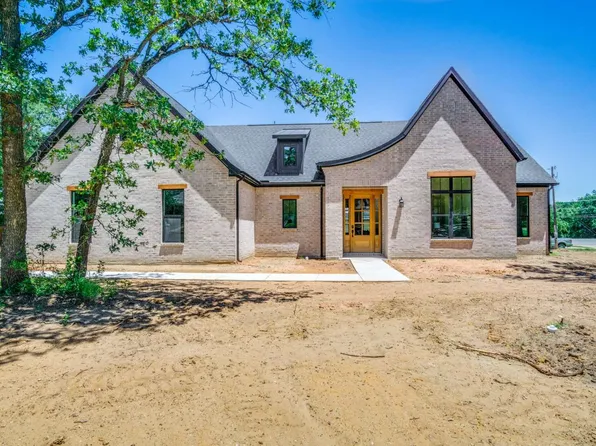 407 Baldwin Dr, Joshua, TX 76058