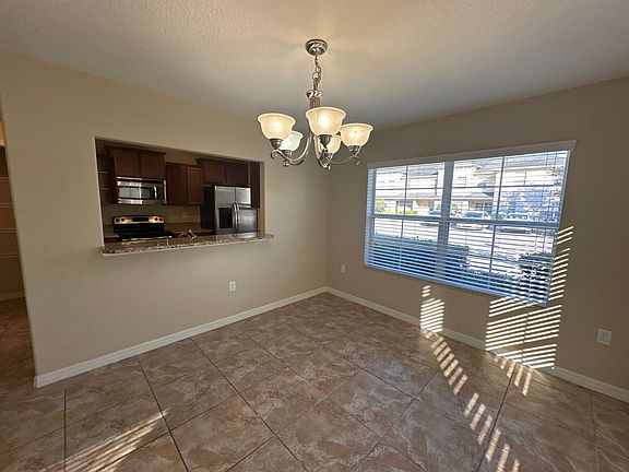 3rd image of 272 Carina Cir