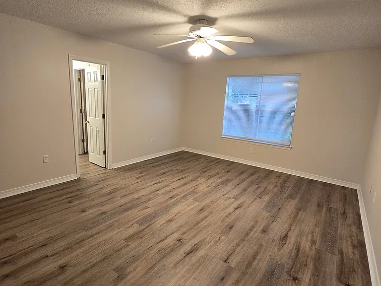 396 Brown Pl — Photo 7