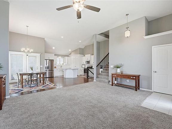 5th image of 6017 NE 120th St