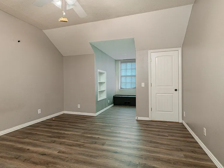 314 W Olive St — Photo 13