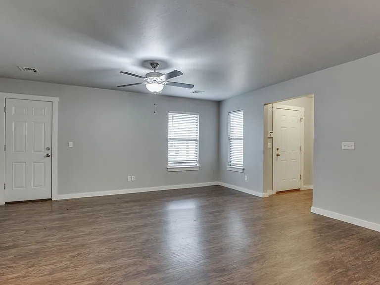 1407 Macalpine St — Photo 8