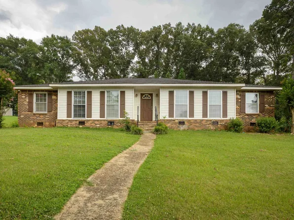 405 Oak Hill Ave, Sheffield, AL 35660