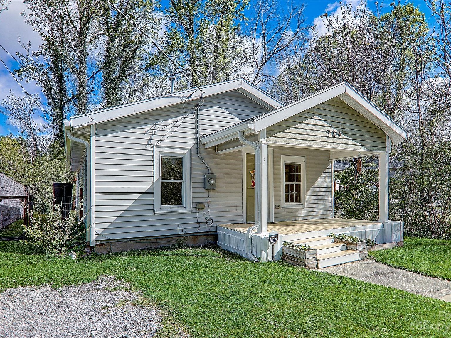 725 1st Ave W, Hendersonville, NC 28739 Zillow