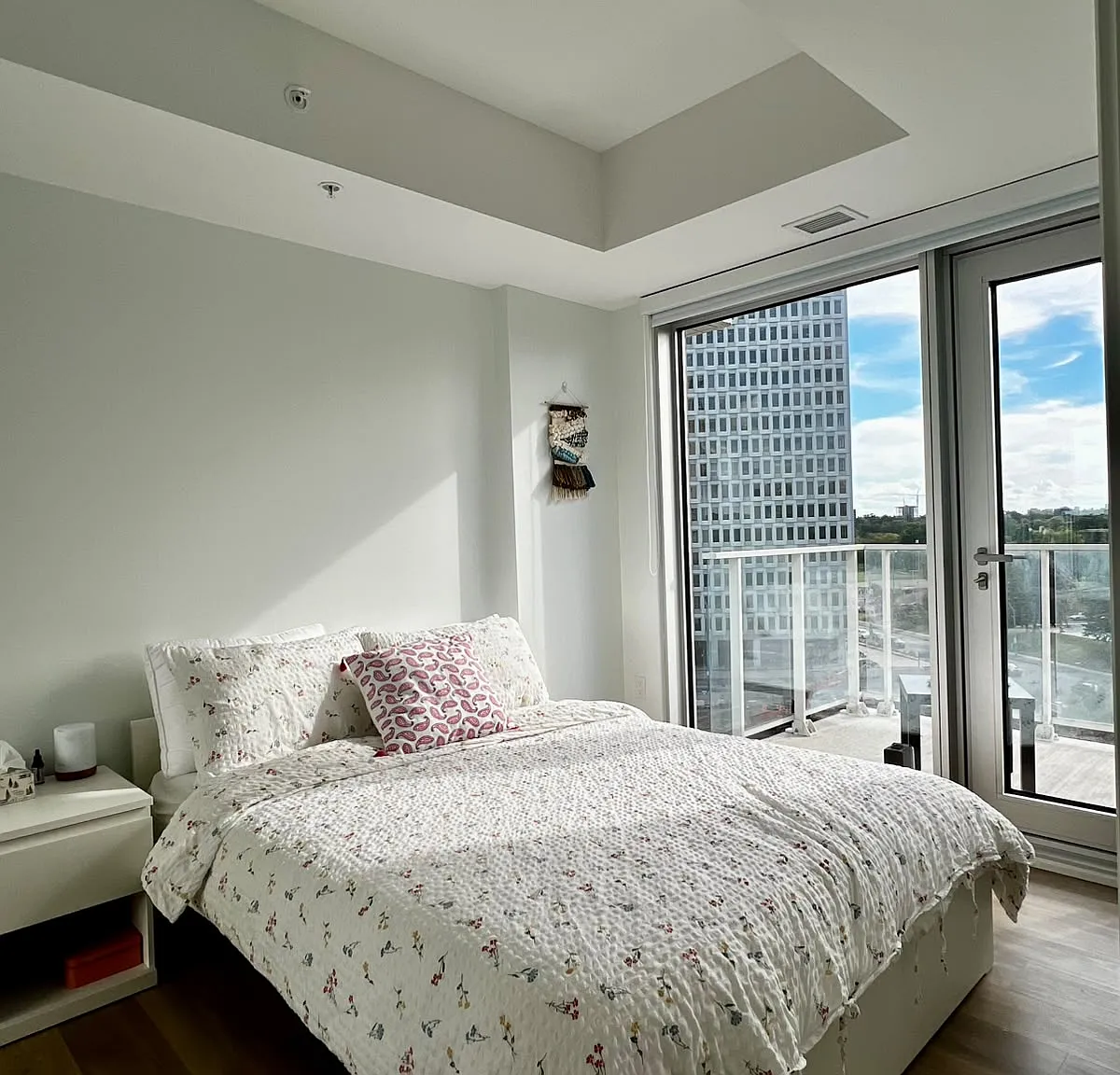 1 bed, 548 sqft, $1,899 — Photo 1