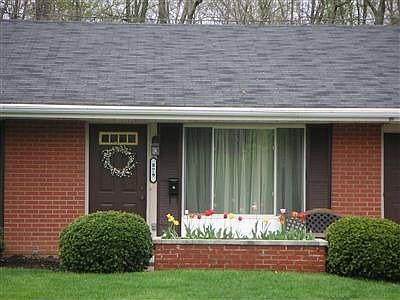 2nd image of 879 Blanche Dr