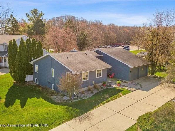 3191 Old Hickory Trl, Dewitt, MI 48820