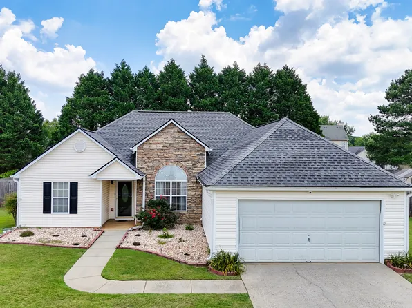 3905 Michaels Creek Way, Loganville, GA 30052