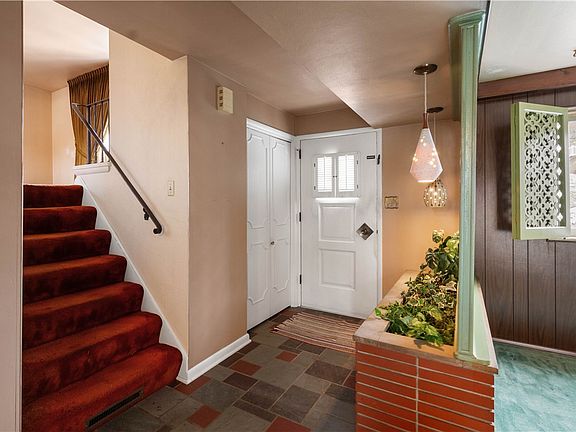 3rd image of 2457 N Meadowcroft Ave