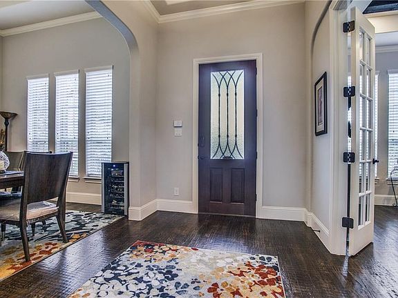 5th image of 313 Toulouse Ln