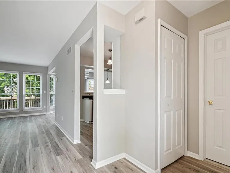 1688 Christopher Dr — Photo 11