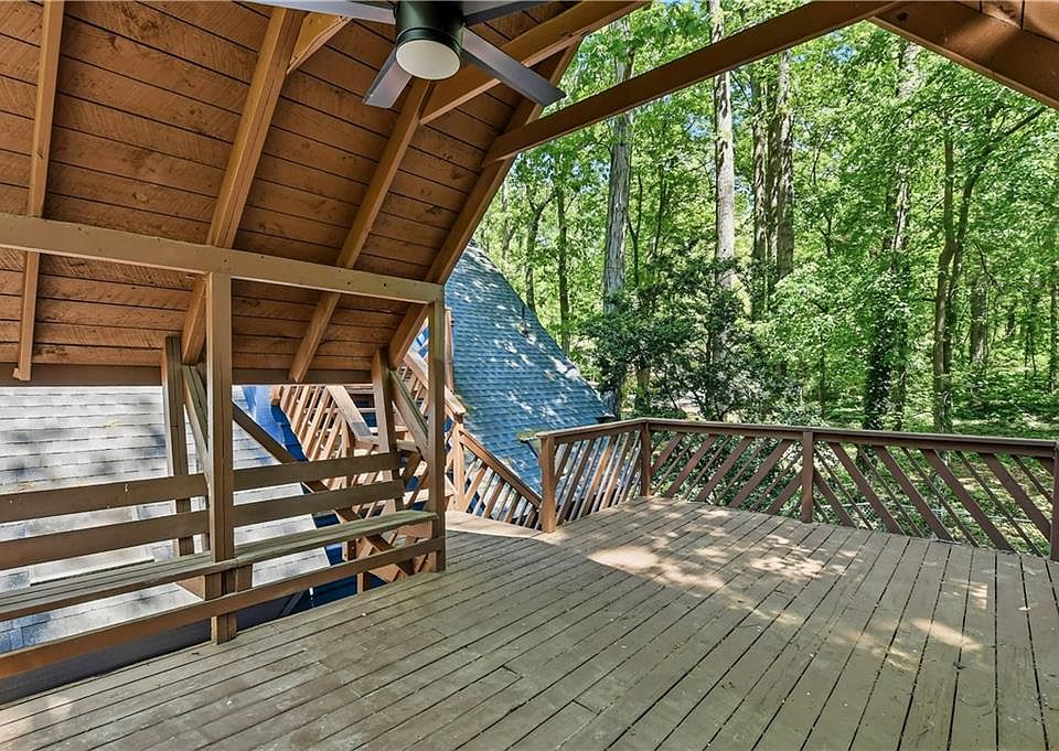 39th image of 2965 Pond View Ct