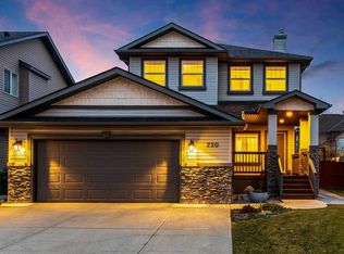220 W West Creek Lndg, Chestermere, AB T1X 1R8