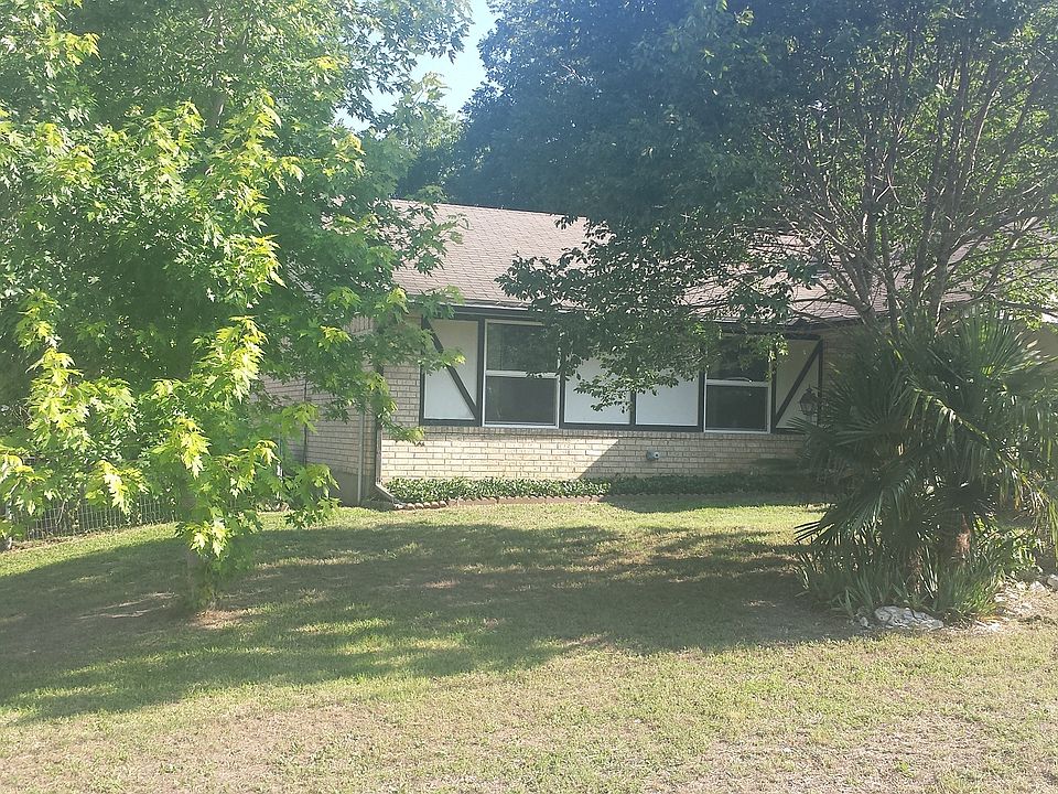 1st image of 102 Lakewood Dr