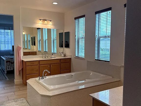 5th image of 10005 Atrio Cir