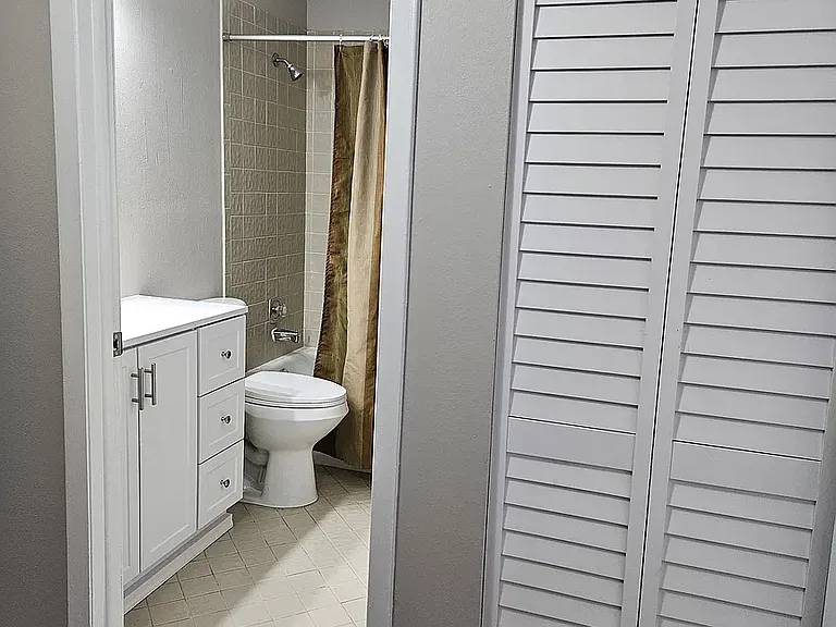 3300 Fox Chase Cir N #215 — Photo 14