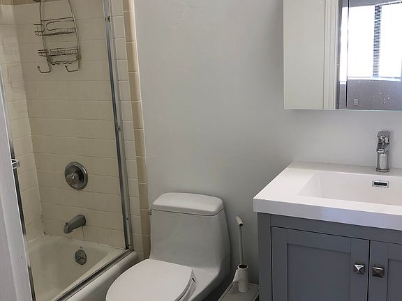 4th image of 180 3rd Ave APT 1