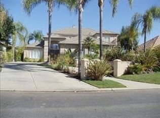 2571 W Lake Van Ness Cir, Fresno, CA