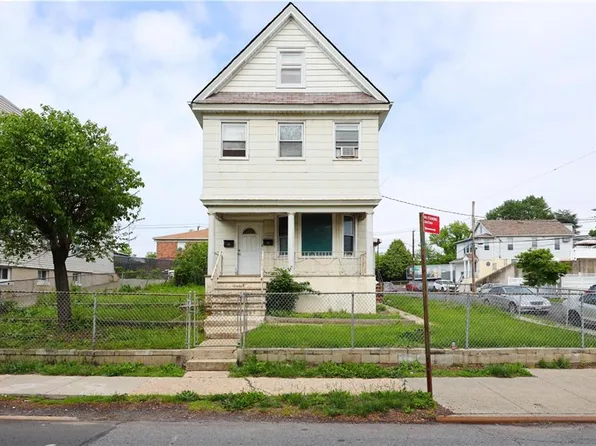1905 Clove Rd, Staten Island, NY 10304
