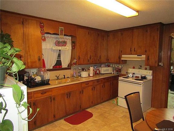 4th image of 313 Dillon Dr