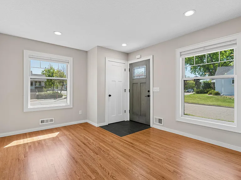 3100 W 55th St — Photo 15