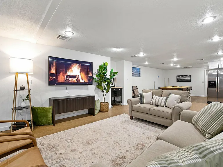 Parkview Apartments — Photo 13