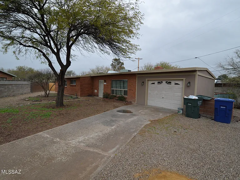 3957 E Hampton Pl — Photo 1