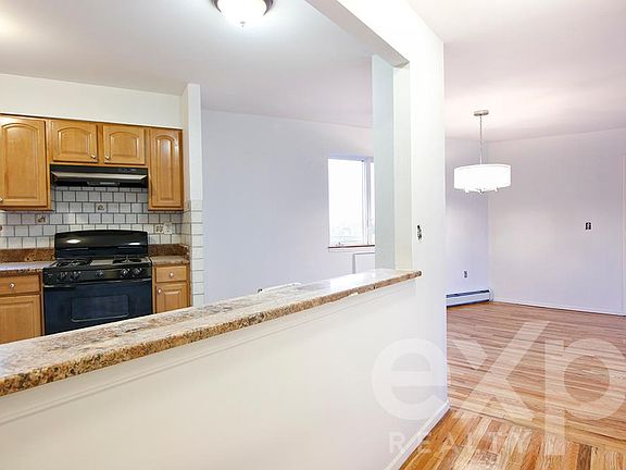 2nd image of 52XX 72nd St #3
