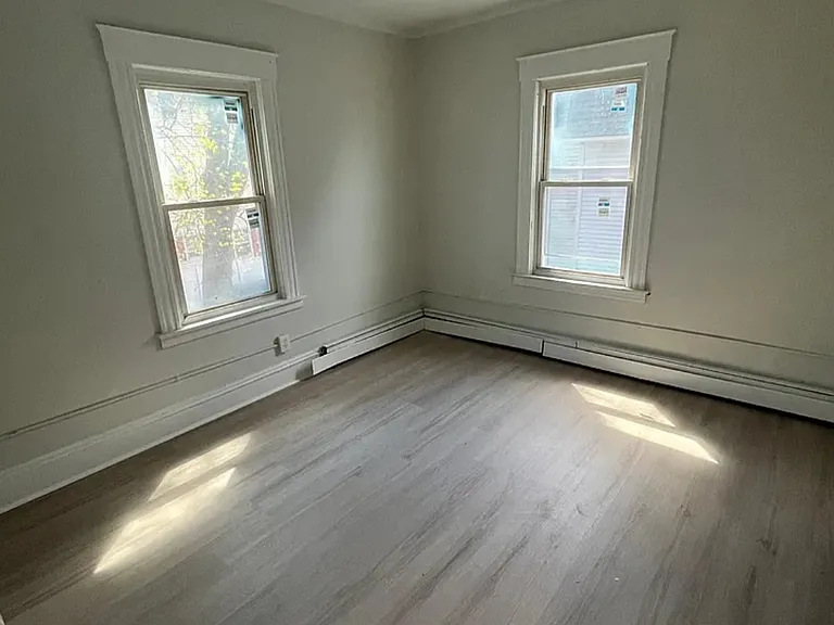 190 Brook St #3 — Photo 6
