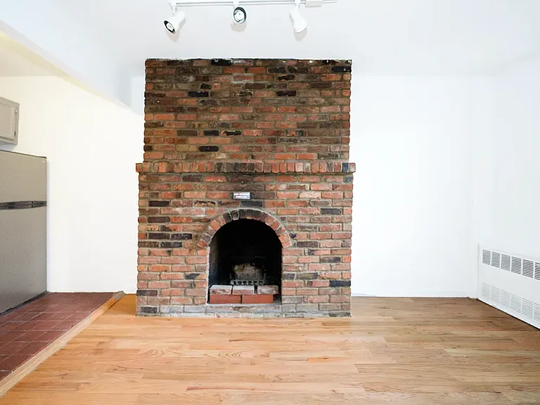 244 W 20th St #3R — Photo 6