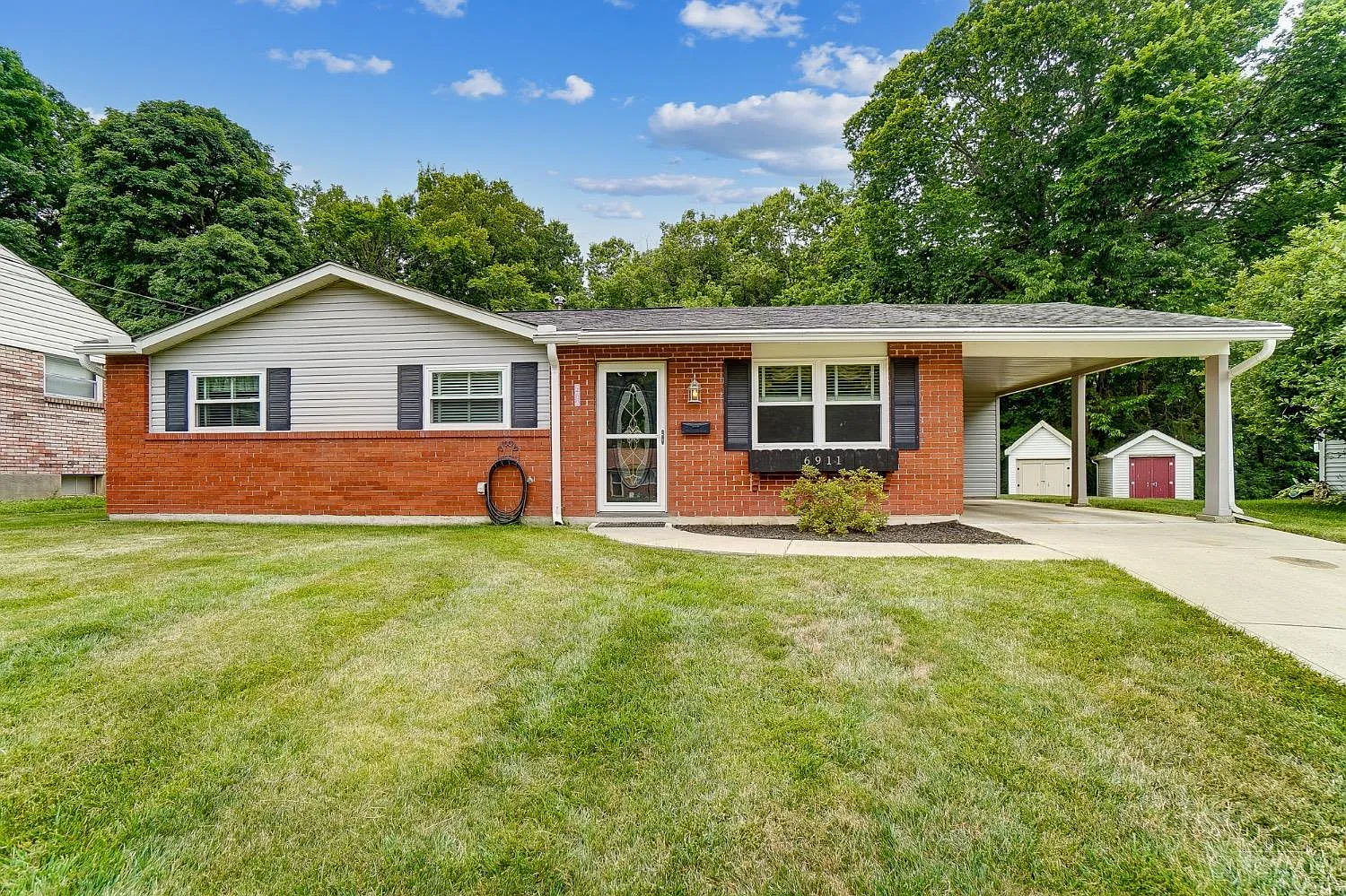6911 Olentangy Ln photo 1