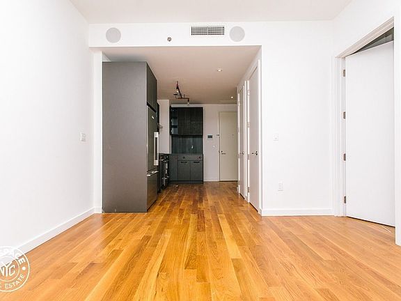 3rd image of 123 Melrose St #14K