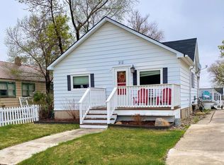 312 3rd St NW, Watford City, ND 58854