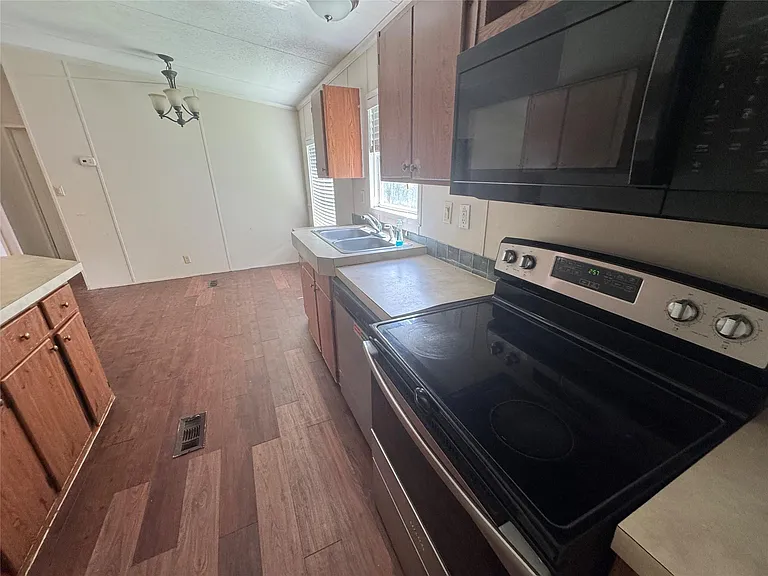16415 Tamra Ct — Photo 18