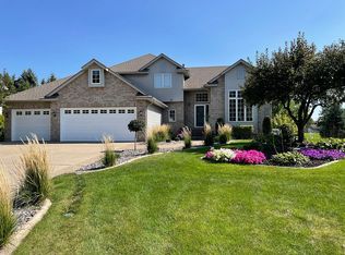 8123 Boulder Ridge Rd, Woodbury, MN 55125