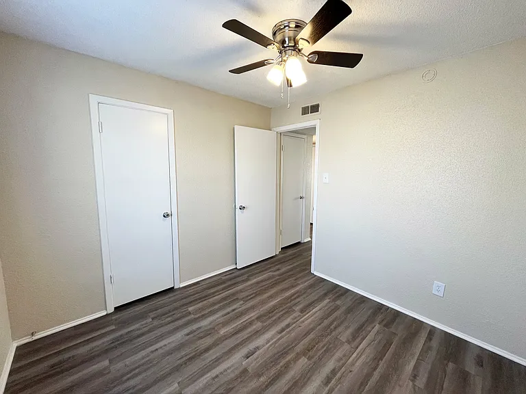 Anderson Point Apartments — Photo 21