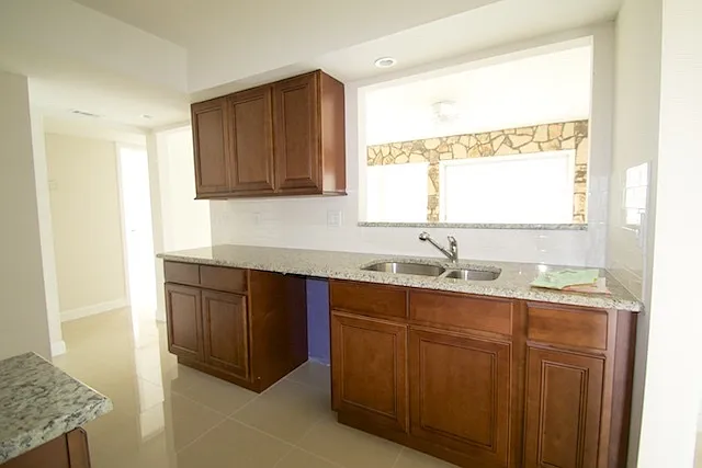 336 SE Tranquilla Ave — Photo 4