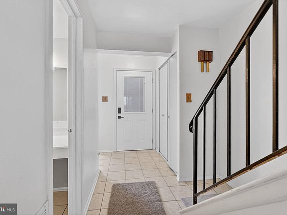 5th image of 2430 Sun Valley Cir #7-B