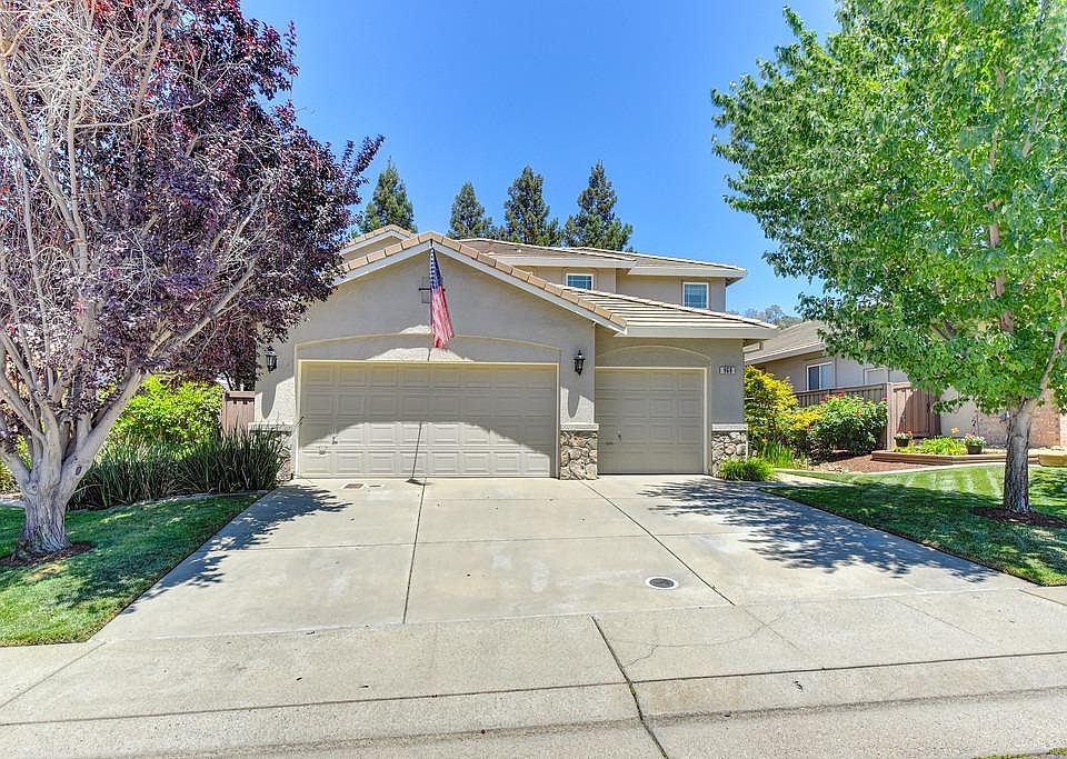 1st image of 968 Cameron Dr