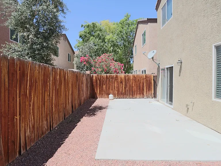 9747 Clifford Walk Ave — Photo 18
