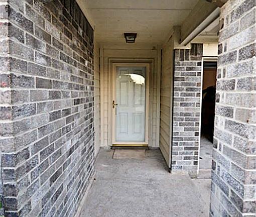 3rd image of 15838 Clayton Bend Dr